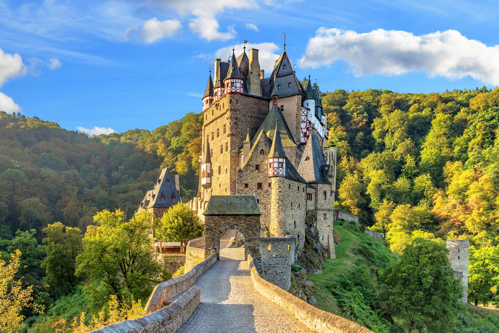 Burg Eltz in der Vulkanregion Eifel bei Mayen